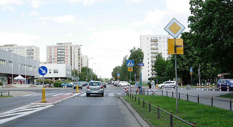 O sygnalizacji zmiany kierunku jazdy na drodze z pierwszeństwem