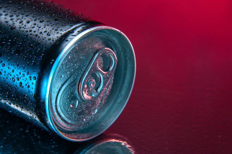 Napoje energetyczne – co może grozić za ich reklamowanie w sieci?