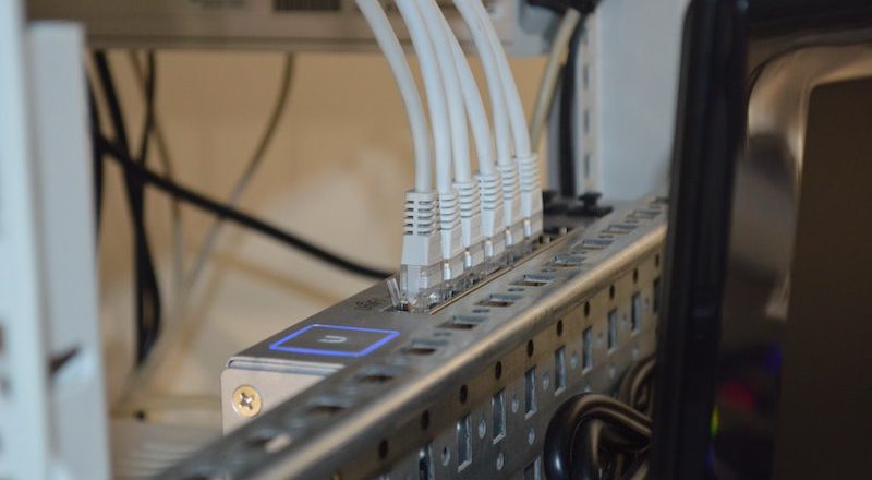 Jak wybrać dobrą ofertę internetu dla firm?