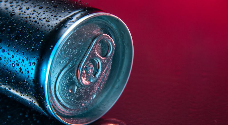 Napoje energetyczne – co może grozić za ich reklamowanie w sieci?