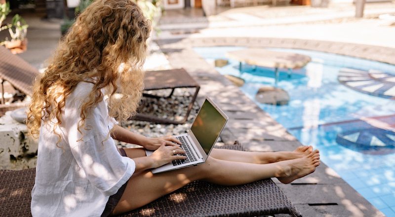 Studia online – podróżuj i ucz się jednocześnie
