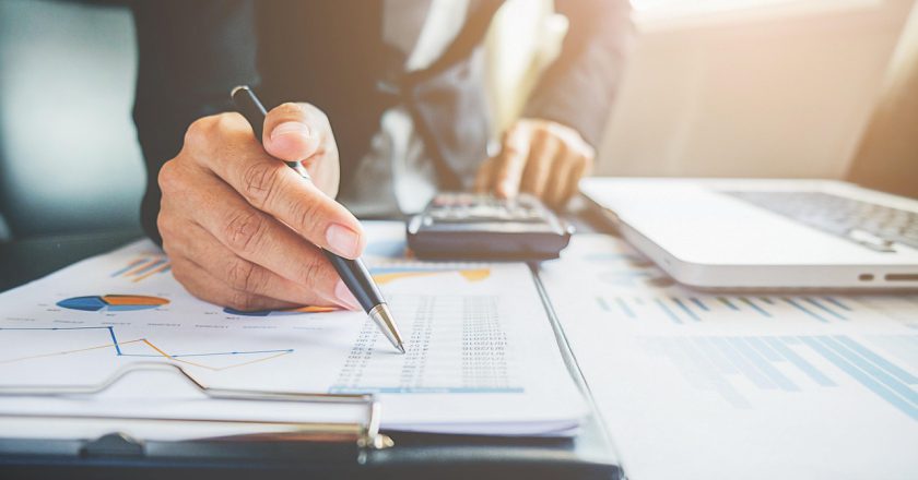 Outsourcing księgowości, kadr i płac oraz doradztwo podatkowe jako fundament stabilnego wzrostu